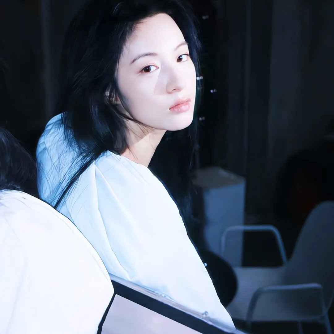 穿成权臣嫡女，我本色出演